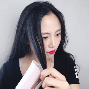 20岁小花跟baby争一姐，身高和沈月一样虐，换头后鼻子宽成阿凡达！