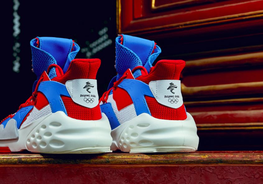 潮哭了！安踏 X 故宫，这简直是神仙联名