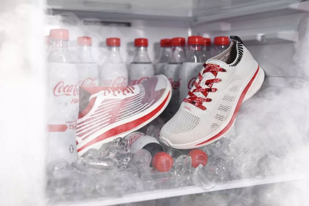 潮哭了！安踏 X 故宫，这简直是神仙联名