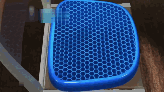 日本超变态的蜂窝坐垫，缓解一天疲惫，宛如在云朵里，放个鸡蛋都不坏，超柔软！