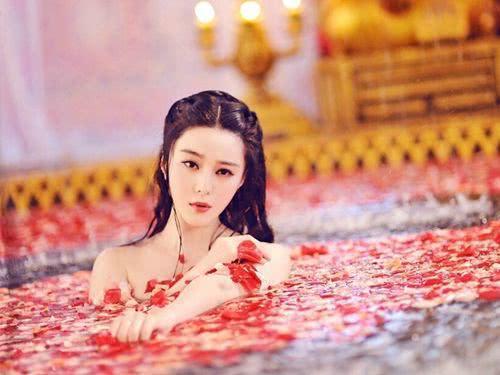 9位古装剧中的女子水中图,赵丽颖可爱,她是永恒的经典 9位古装剧中的女子水中图,赵丽颖可爱,她是永恒的经典