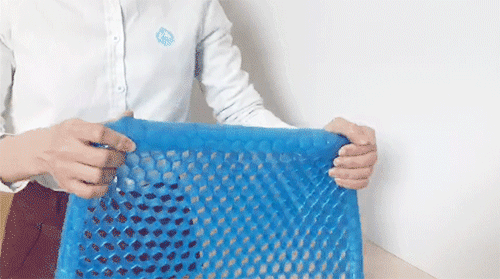 日本超变态的蜂窝坐垫，缓解一天疲惫，宛如在云朵里，放个鸡蛋都不坏，超柔软！