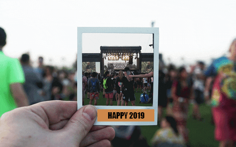 背撩，肩撩，腿撩，音乐节真是“比穿少”时髦大会！