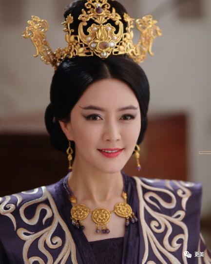 打败章子怡得影后，富商老公狱中去世获百亿遗产，人生比电视剧还狗血