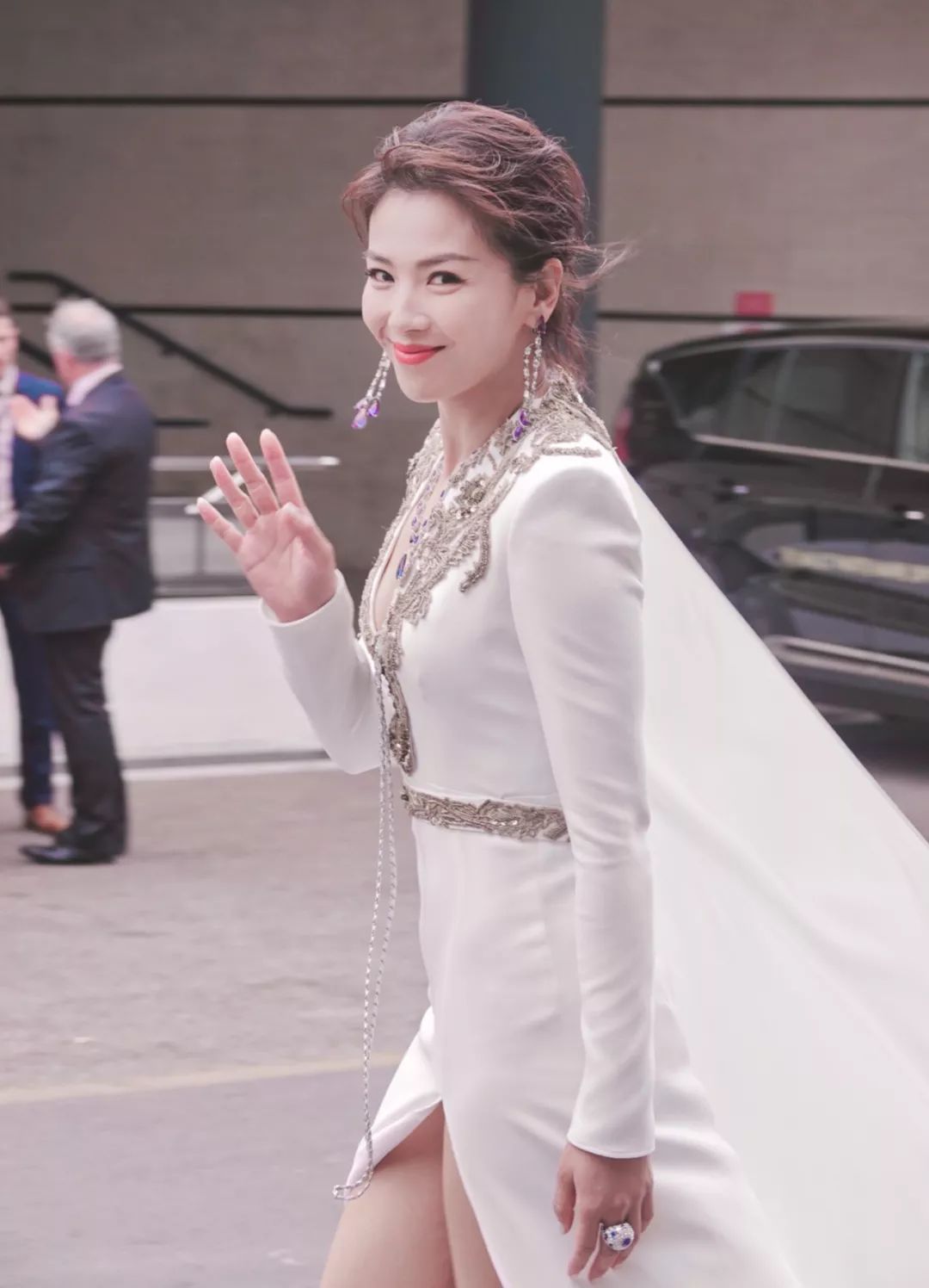 从《雪国列车》到《阴风阵阵》，这位雌雄莫辨的“外星人姐姐”身上到底有多少种美？