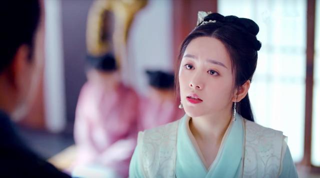 《白发王妃》美女如云,张雪迎古装惊为天人,黄灿灿红衣扮相妩媚 《白发王妃》美女如云,张雪迎古装惊为天人,黄灿灿红衣扮相妩媚