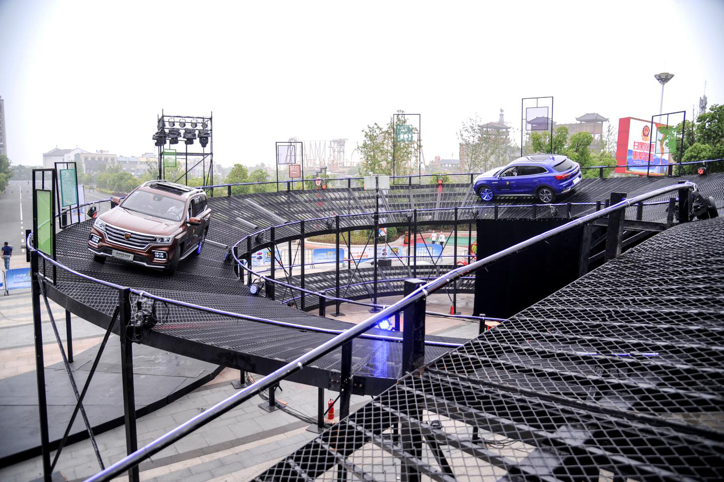 穷玩车、富玩表、无产阶级玩电脑,“互联网+汽车”如何正名?
