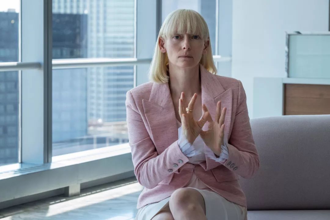 从《雪国列车》到《阴风阵阵》，这位雌雄莫辨的“外星人姐姐”身上到底有多少种美？