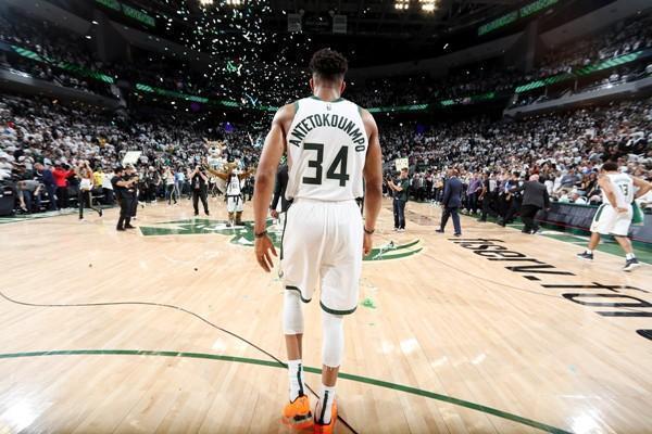 字母哥一路逆袭化身nba绿巨人 篮球世界杯欲书写希腊神话