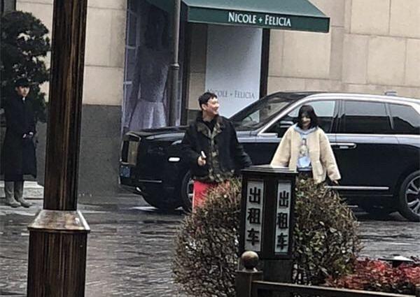 周洁琼下线？王思聪被拍带新女友回家过夜，曾共游台北房祖名作伴