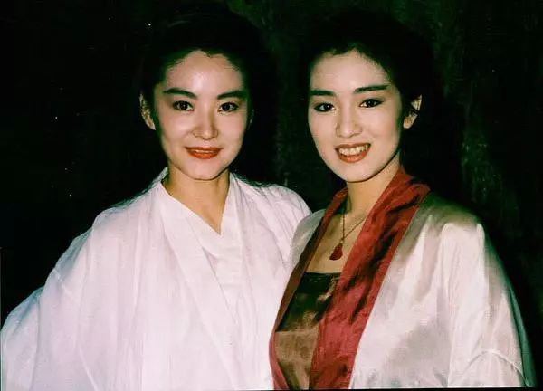 53岁巩俐再嫁71岁“花花公子”：相差18岁，她哪来的勇气？