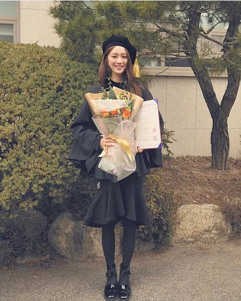 李圣经的绝美长腿，是我眼里的唯一风景！