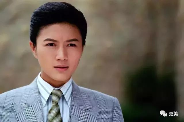 打败章子怡得影后，富商老公狱中去世获百亿遗产，人生比电视剧还狗血