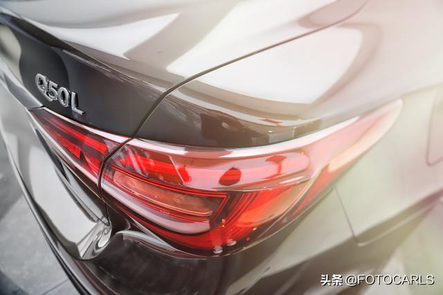 实拍英菲尼迪Q50L 2.0T,内外兼修还大降价,为啥还被BBA狂打脸
