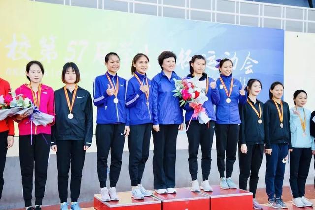 清华田径队再创“十连冠”多图直击2019年首度高校田径运动会现场 清华田径队再创“十连冠”多图直击2019年首度高校田径运动会现场