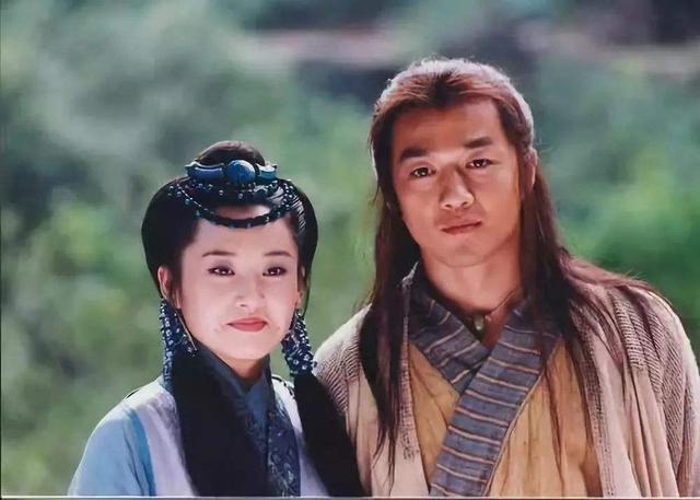 李亚鹏新女友像王菲,年轻时候的他为何异性缘这么好 李亚鹏新女友像王菲,年轻时候的他为何异性缘这么好