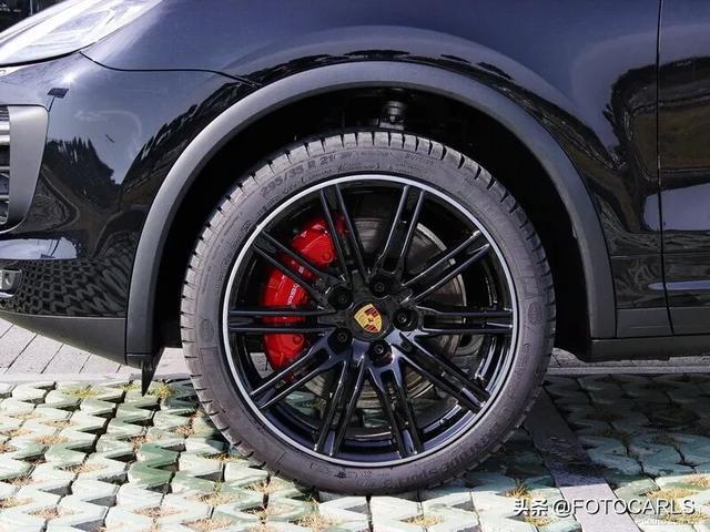 实拍保时捷Cayenne Turbo 4.8T，这代卡宴最帅气，售价221.4万