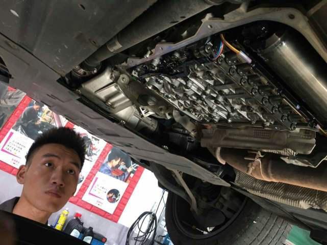 汽车保养就是换机油?很多车主不知道,这四个零件不换全白费