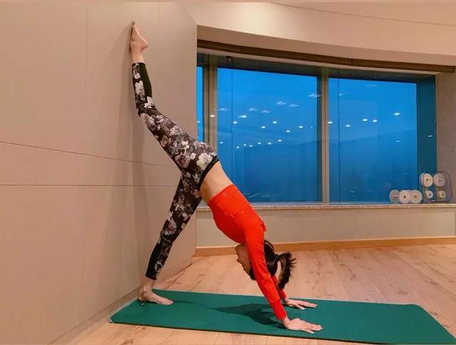 48岁的李嘉欣因发胖上热搜！网友：这“胖”得也太美了吧！