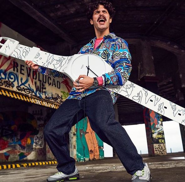 为啥大家都在抢这只SWATCH？新表看起来像10万块，其实只要…