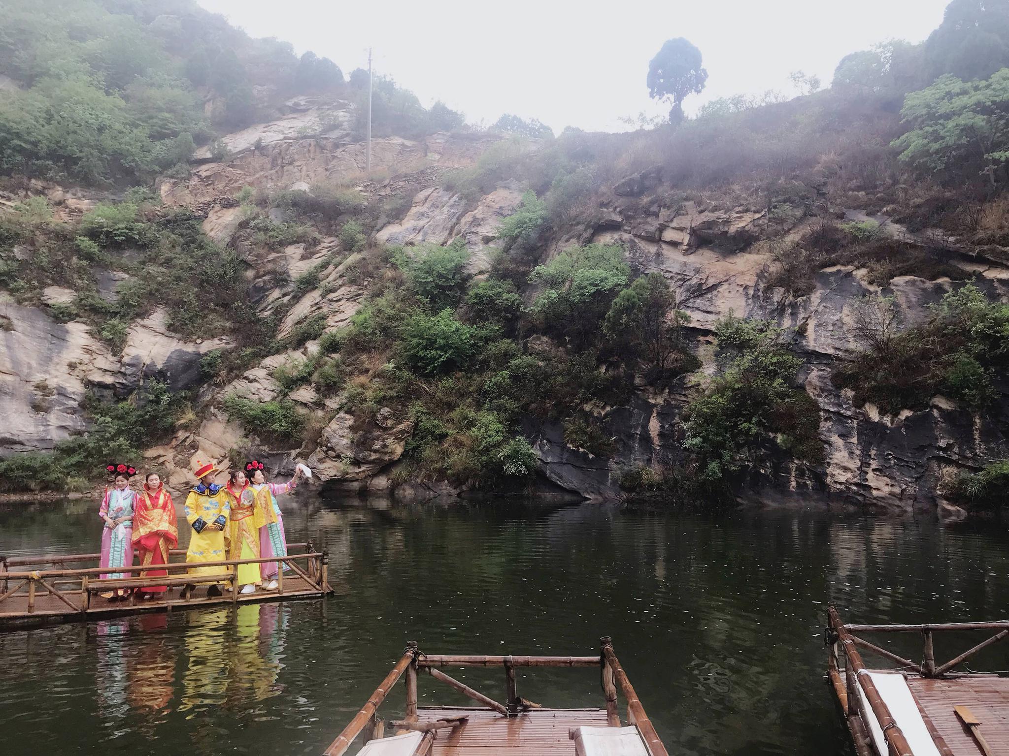 清凉谷夏季好清凉 ＂皇上皇妃＂躲避酷暑清凉谷巡游