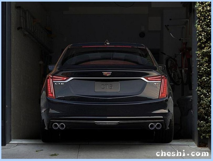 凯迪拉克CT6高性能版,4.2T V8加持,比奔驰E豪华多了