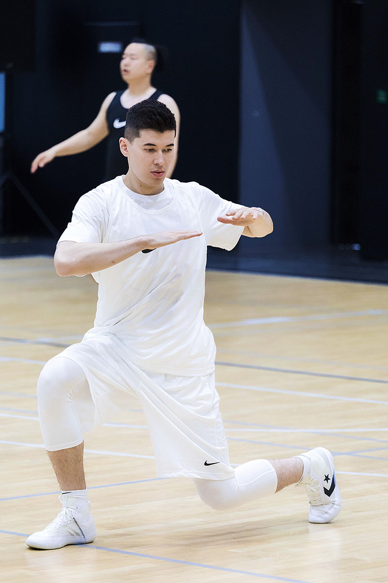 竟搭载 Nike 缓震！这双 Converse 实战篮球鞋全是惊喜！