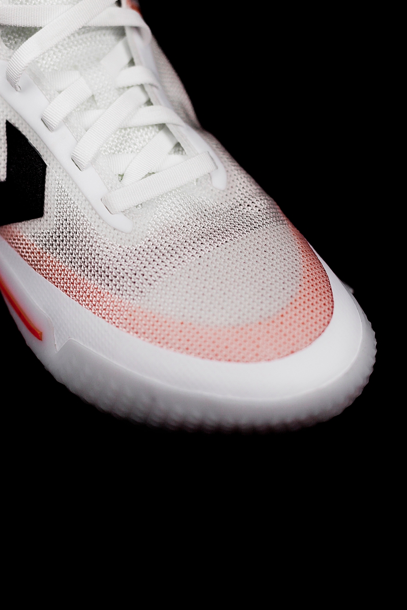 竟搭载 Nike 缓震！这双 Converse 实战篮球鞋全是惊喜！