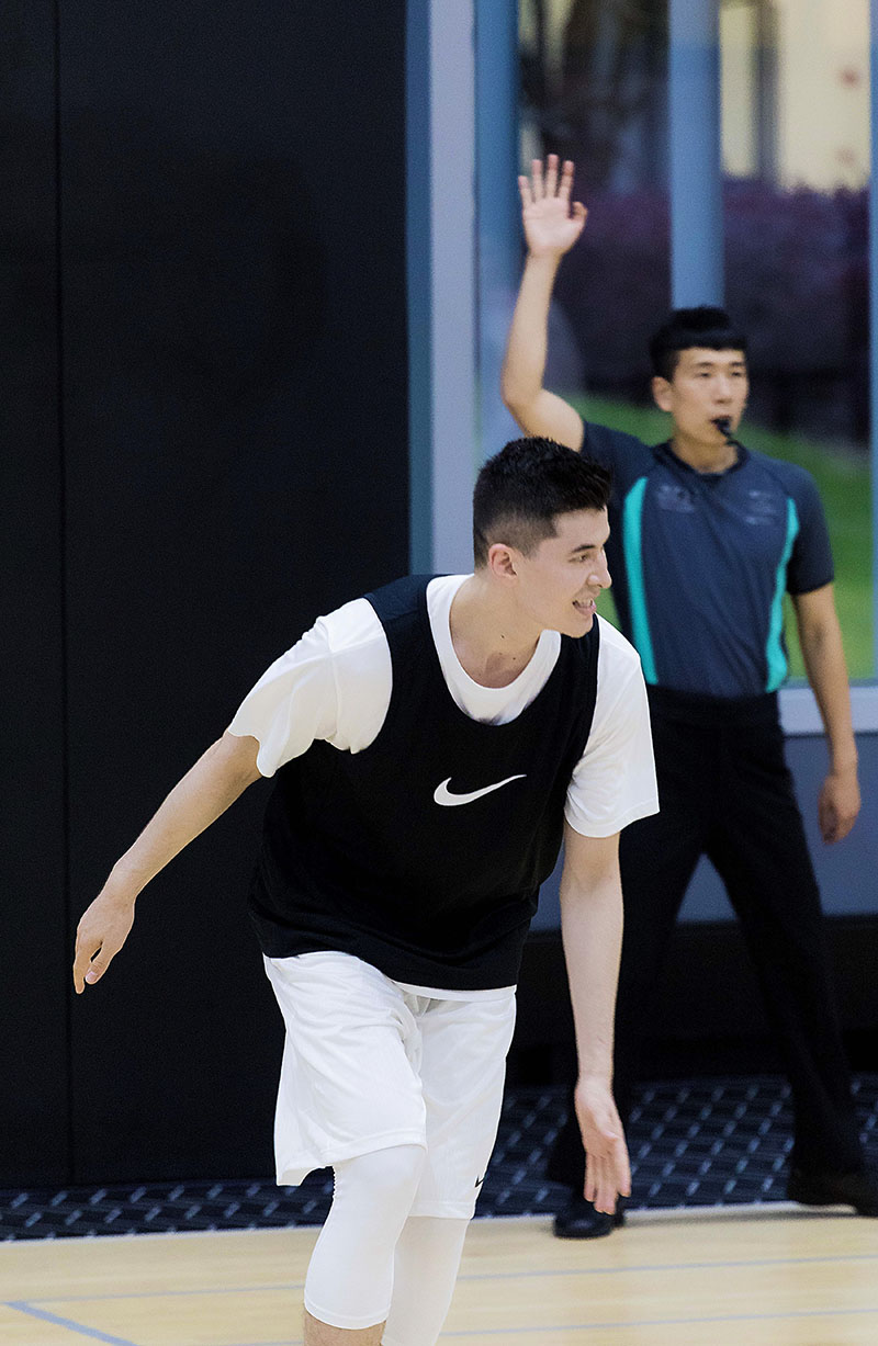 竟搭载 Nike 缓震！这双 Converse 实战篮球鞋全是惊喜！