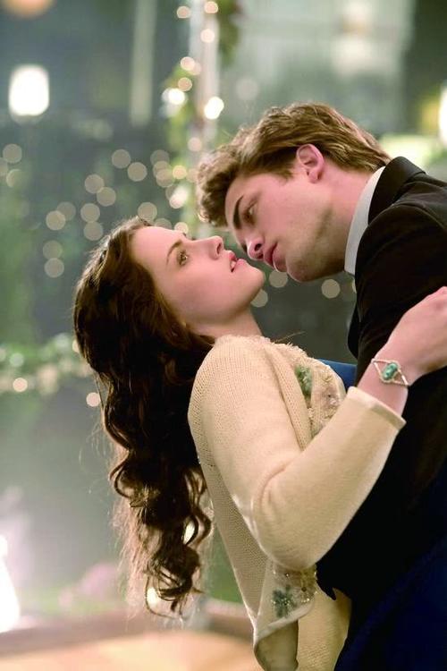 暮光之城婚纱_暮光之城婚纱照