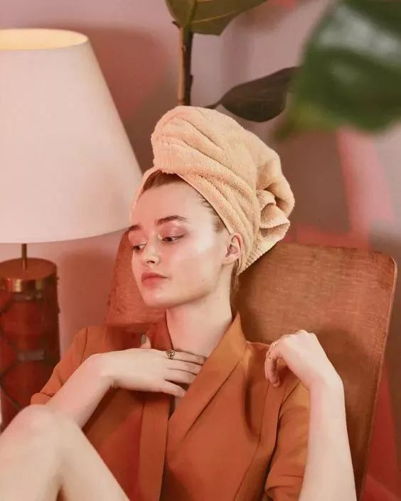 旧毛巾别再当抹布用了，缝一缝挂墙上，看到的人都夸好！