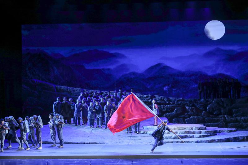 十二艺节丨《松毛岭之恋》剧评:她在等一个干大事的男人 十二艺节丨《松毛岭之恋》剧评:她在等一个干大事的男人