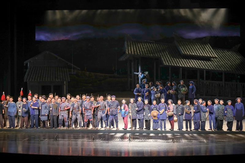 十二艺节丨《松毛岭之恋》剧评:她在等一个干大事的男人 十二艺节丨《松毛岭之恋》剧评:她在等一个干大事的男人