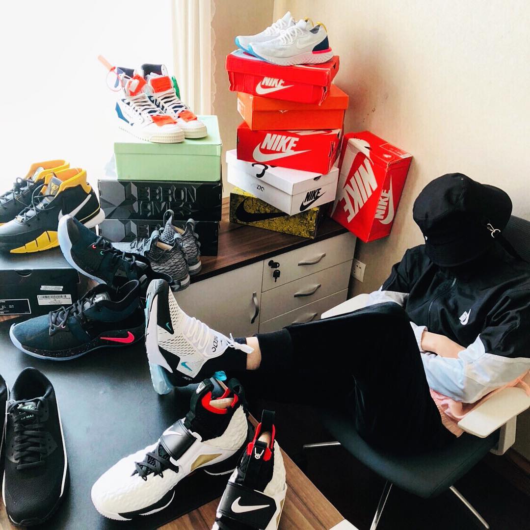 白敬亭参加鞋展疯狂换鞋！还买了一双 Air Mag！