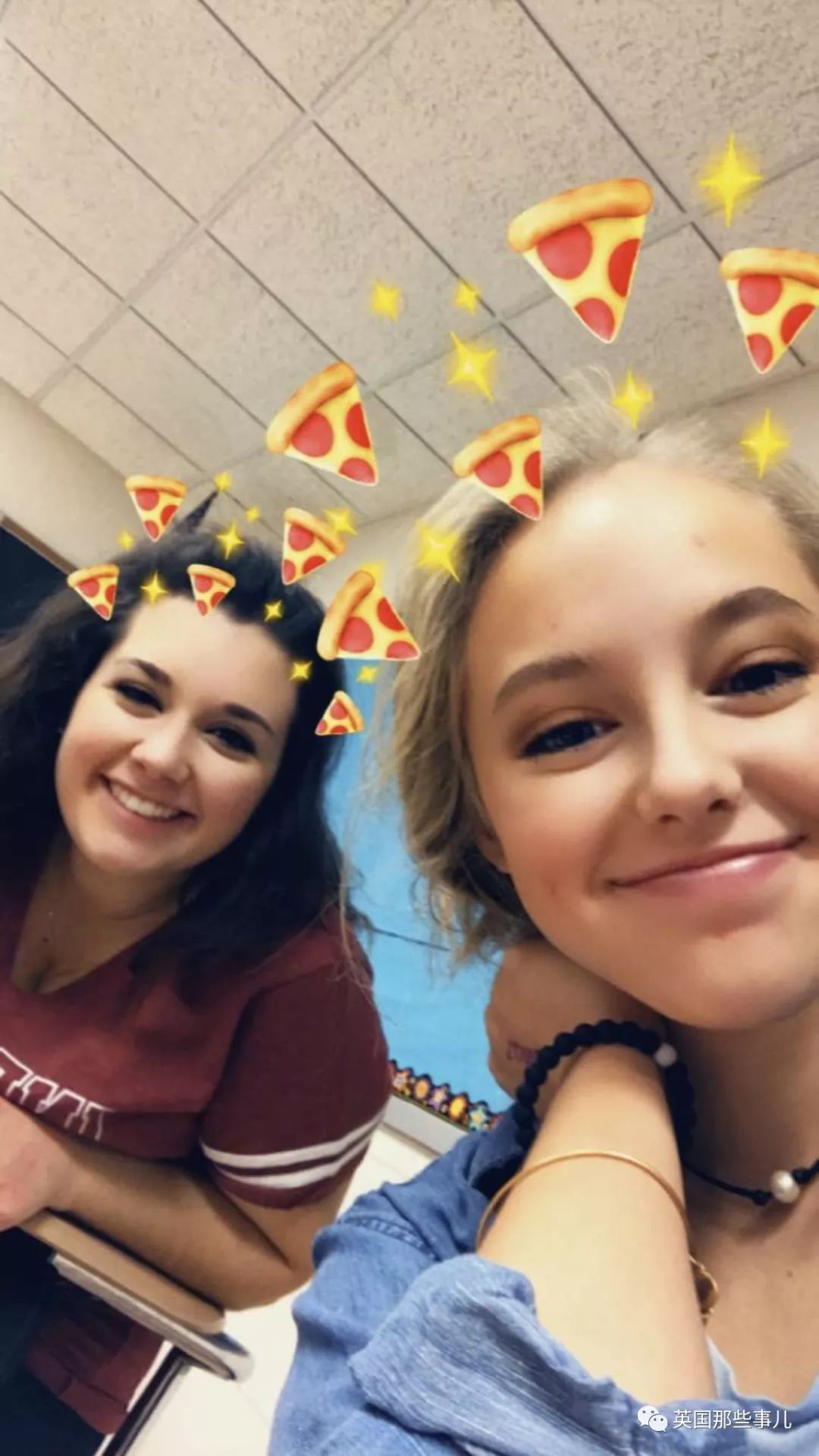 亲手给自己好朋友设计做出一条毕业舞裙....这个小哥,也是很暖了啊! 亲手给自己好朋友设计做出一条毕业舞裙.... 这个小哥,也是很暖了啊!