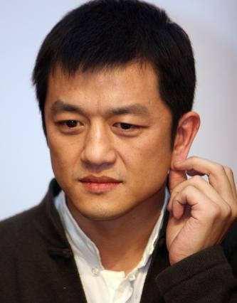 李亚鹏新女友像王菲，年轻时候的他为何异性缘这么好