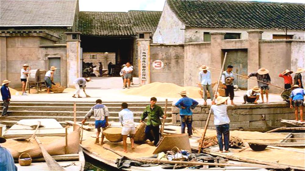 6070年代交公粮的农民新福利一月多领几百块