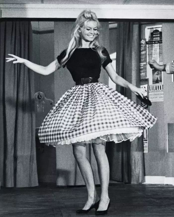 1950s：一个女人都优雅到骨子里的经典美时代