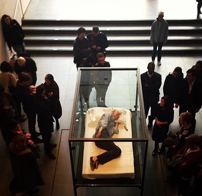 从《雪国列车》到《阴风阵阵》，这位雌雄莫辨的“外星人姐姐”身上到底有多少种美？