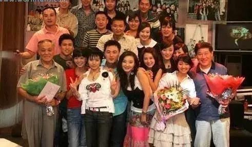 打败章子怡得影后，富商老公狱中去世获百亿遗产，人生比电视剧还狗血