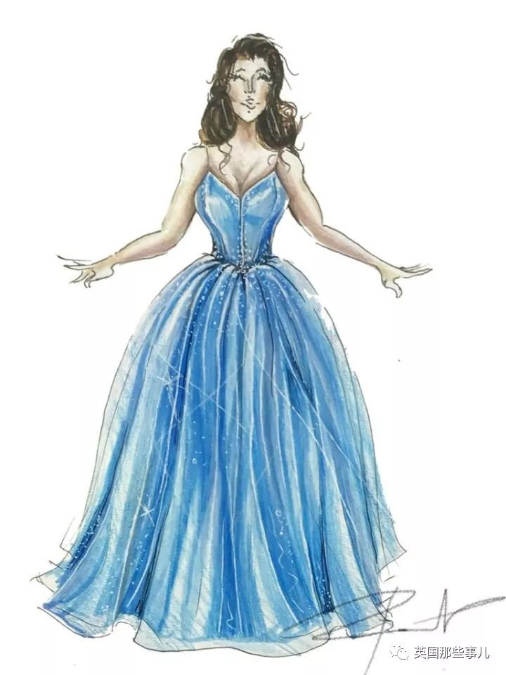 亲手给自己好朋友设计做出一条毕业舞裙....这个小哥,也是很暖了啊! 亲手给自己好朋友设计做出一条毕业舞裙.... 这个小哥,也是很暖了啊!