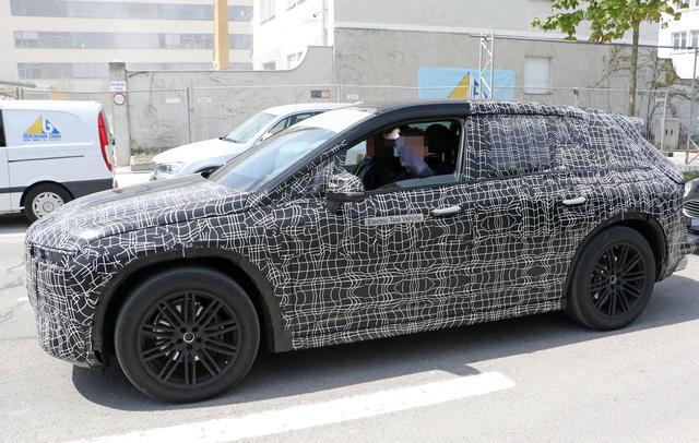 宝马i家族将添新丁?纯电动SUV i5内外饰谍照曝光!