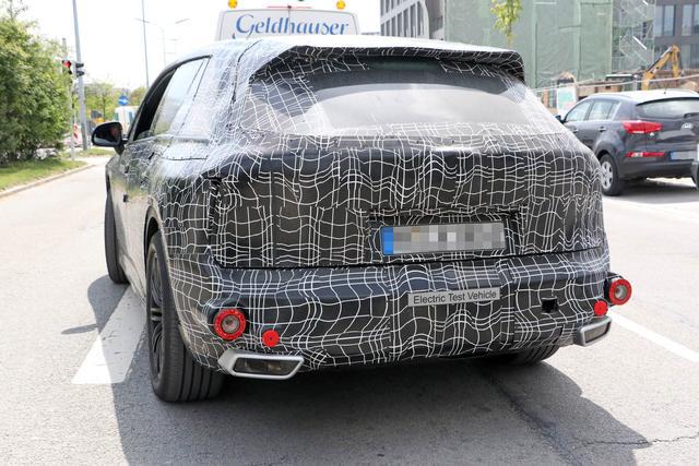 宝马i家族将添新丁?纯电动SUV i5内外饰谍照曝光!