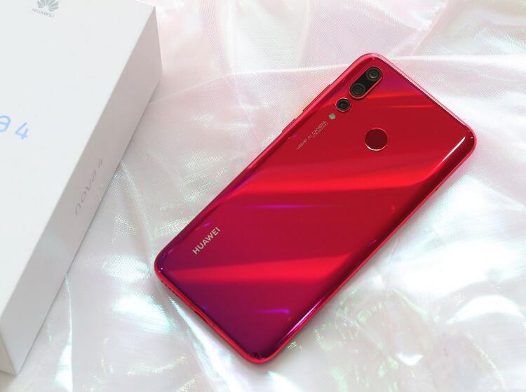 放肆去爱该怎么爱？红色手机当然是首选