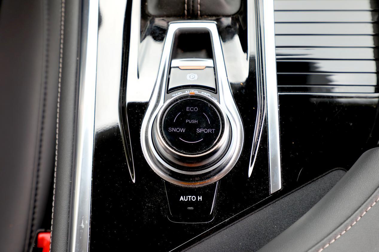 逐梦动力、舒心驾控、周到配备,开上长安全新CS95就离梦想更近