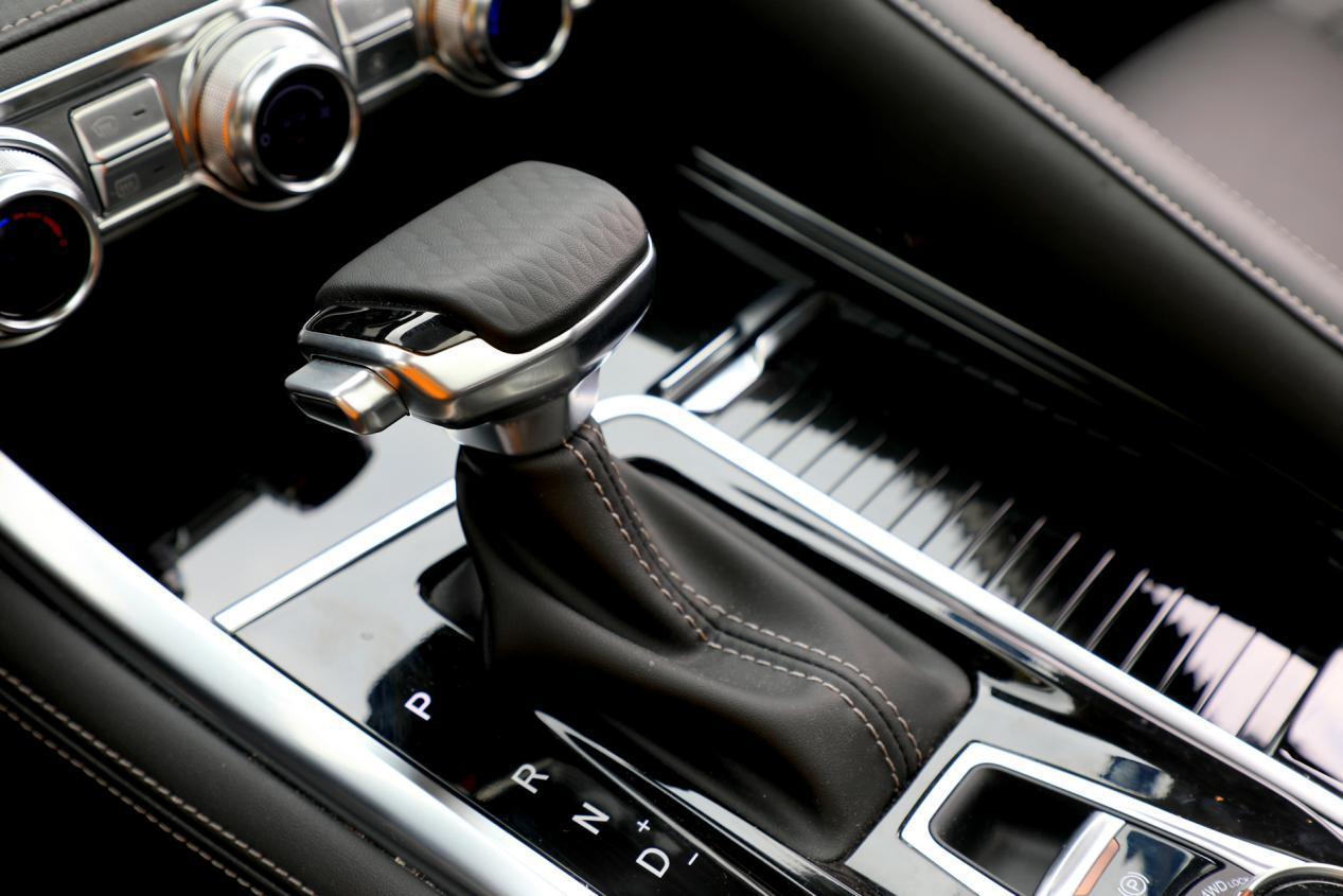 逐梦动力、舒心驾控、周到配备,开上长安全新CS95就离梦想更近