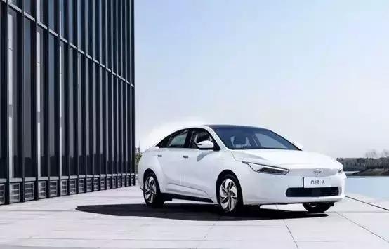 A0级纯电动SUV,续航里程首超500km,补贴后售12.39万起