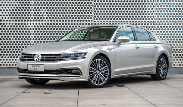 大众辉昂一口气降12万,最低22万多就能提裸车,真香!
