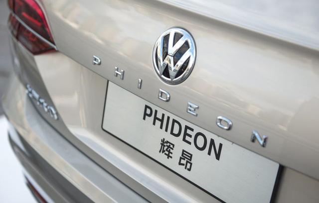 大众辉昂一口气降12万,最低22万多就能提裸车,真香!