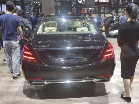上海车展：奔驰S560eL实车